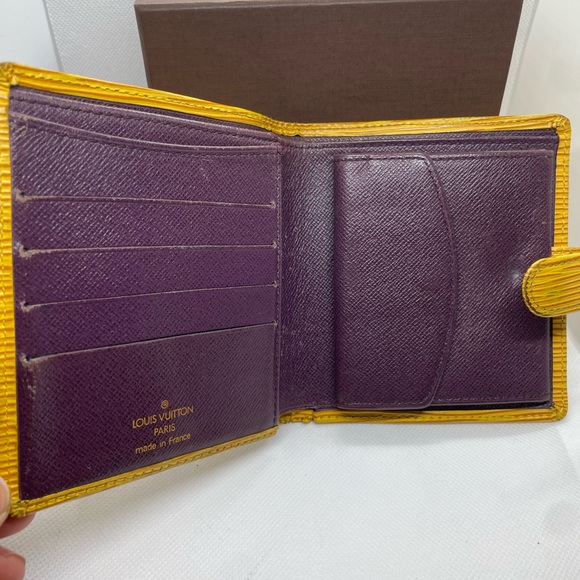 Louis Vuitton Epi Leather Porte Billes Compact Wallet - Picture 10 of 14